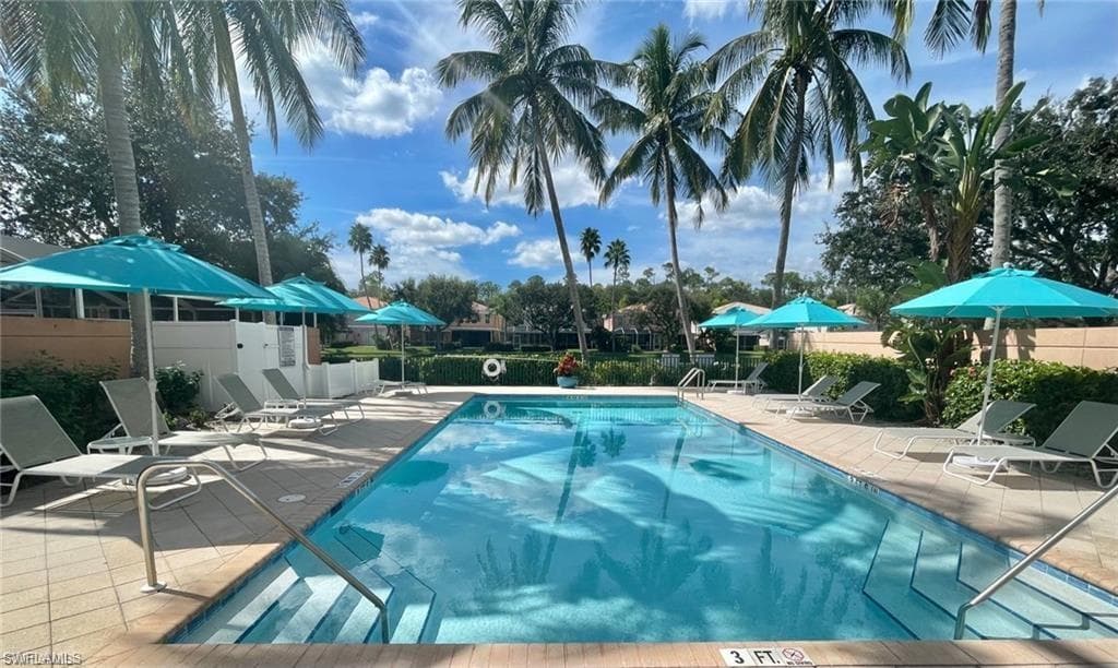 5549 Cove CIR, NAPLES FL 34119-3