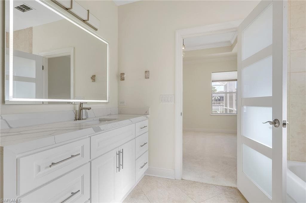 2082 E Tobago CIR, FORT MYERS FL 33905-21