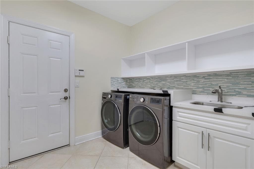 2082 E Tobago CIR, FORT MYERS FL 33905-28