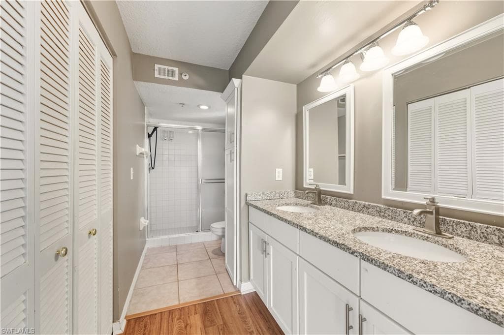 9650 Victoria LN # B208, NAPLES FL 34109-17