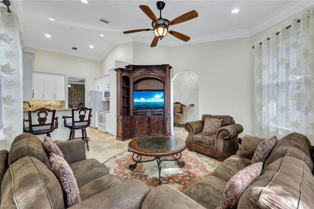 1345 Mariposa CIR # 5204, NAPLES FL 34105-11