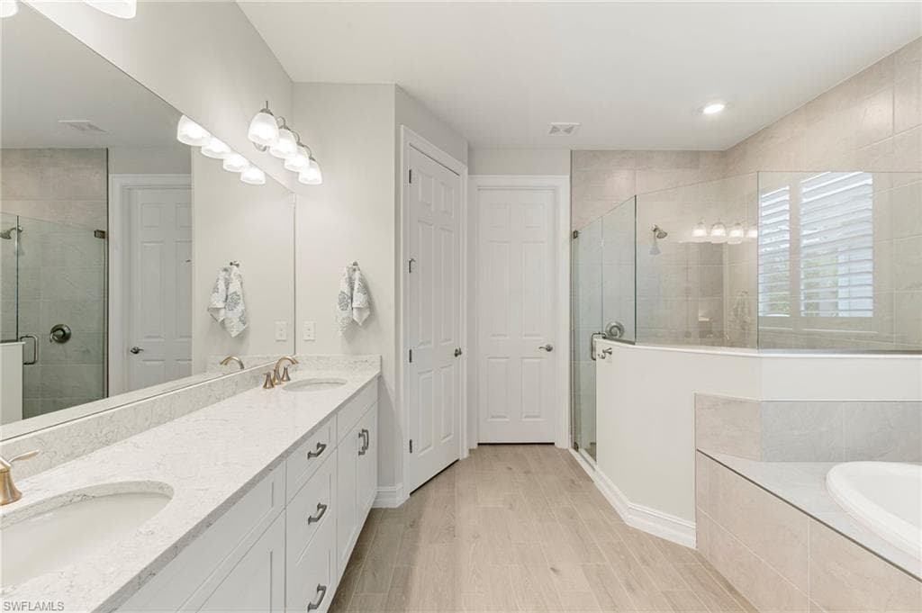 387 Grace Bay LN, NAPLES FL 34114-12