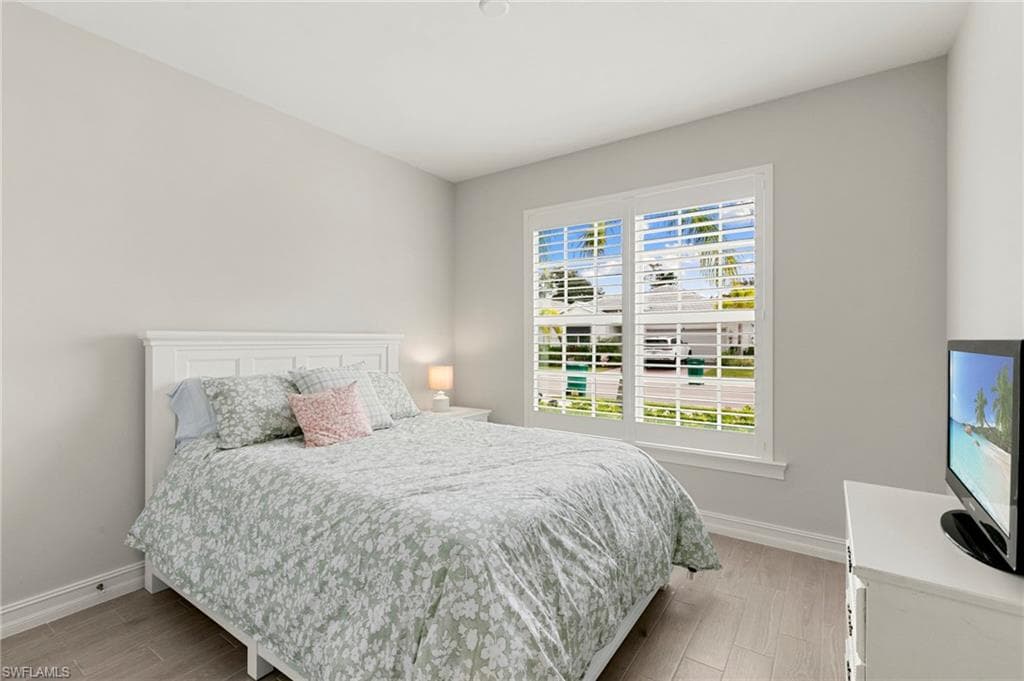 387 Grace Bay LN, NAPLES FL 34114-16