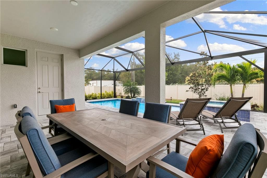 387 Grace Bay LN, NAPLES FL 34114-23