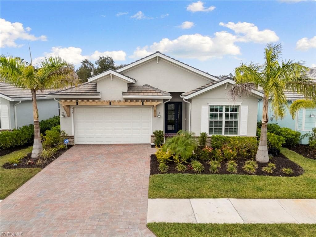 387 Grace Bay LN, NAPLES FL 34114-29