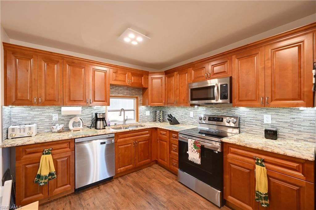 4240 Perth CT, NORTH FORT MYERS FL 33903-4