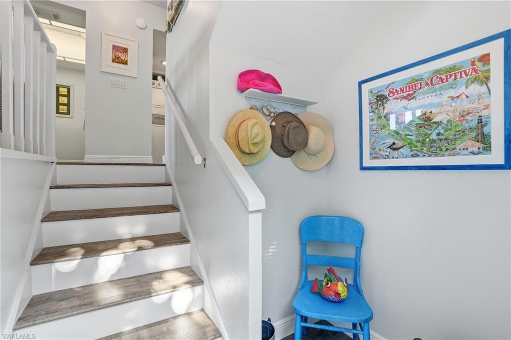 1039 Beach RD # 101, SANIBEL FL 33957-12