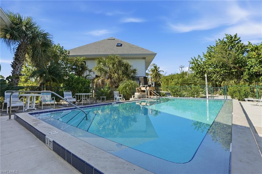 1039 Beach RD # 101, SANIBEL FL 33957-34