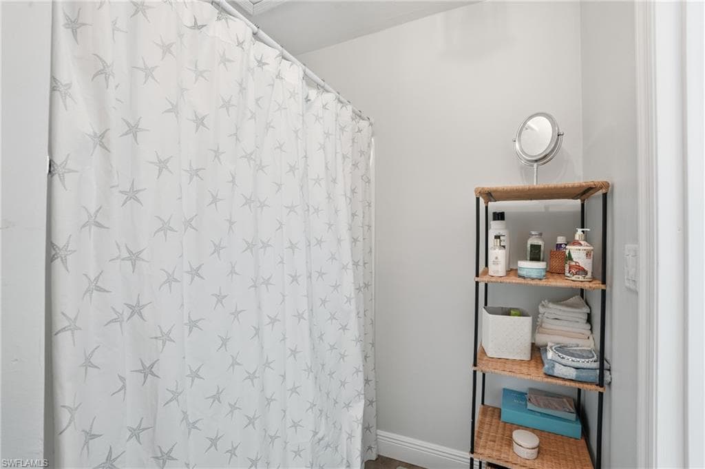 1039 Beach RD # 101, SANIBEL FL 33957-20