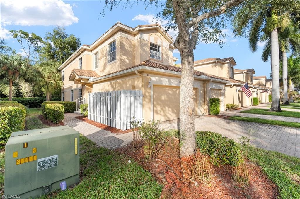 6010 Jonathans Bay CIR # 102, FORT MYERS FL 33908-1