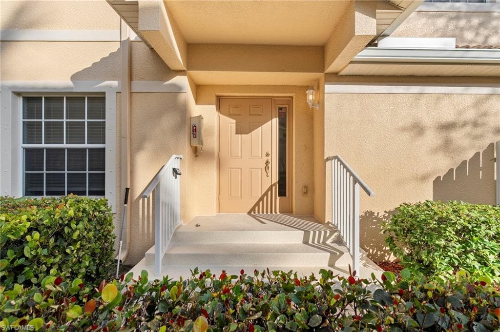 6010 Jonathans Bay CIR # 102, FORT MYERS FL 33908-2