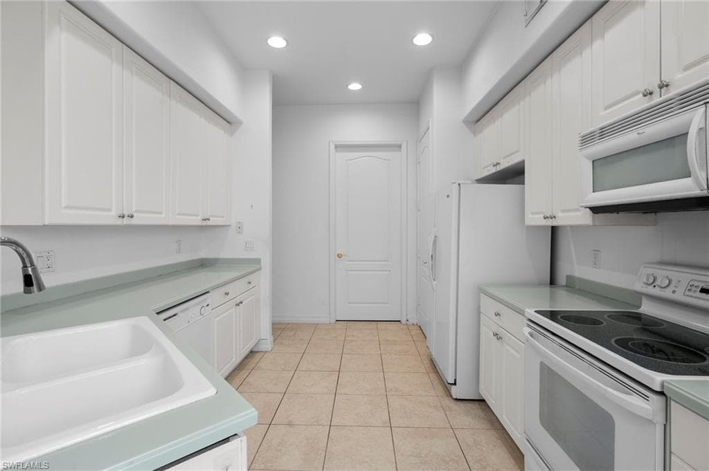 6010 Jonathans Bay CIR # 102, FORT MYERS FL 33908-13