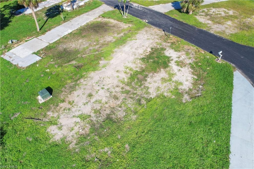 123 Ash LN, FORT MYERS FL 33908-5
