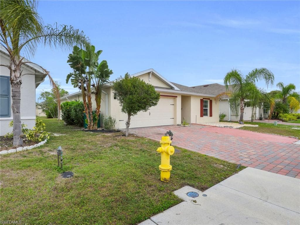731 Hadley PL W, NAPLES FL 34104-25