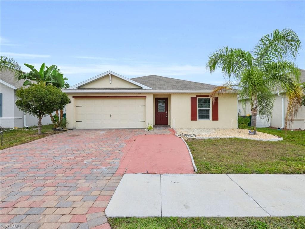 731 Hadley PL W, NAPLES FL 34104-24