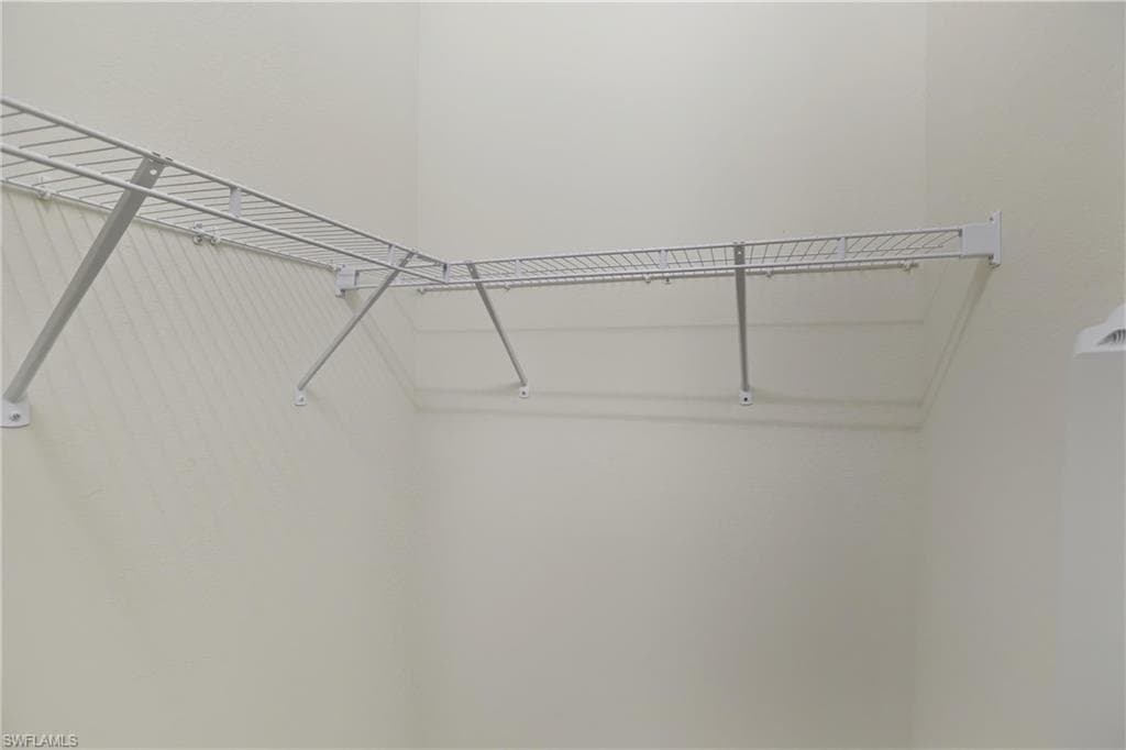 8895 Via Isola CT, FORT MYERS FL 33966-26