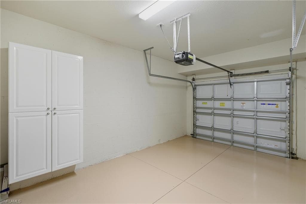 8895 Via Isola CT, FORT MYERS FL 33966-31