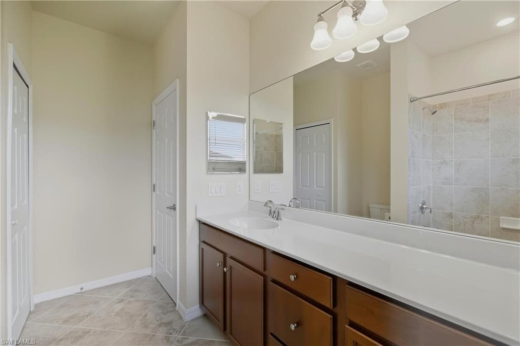 8895 Via Isola CT, FORT MYERS FL 33966-27