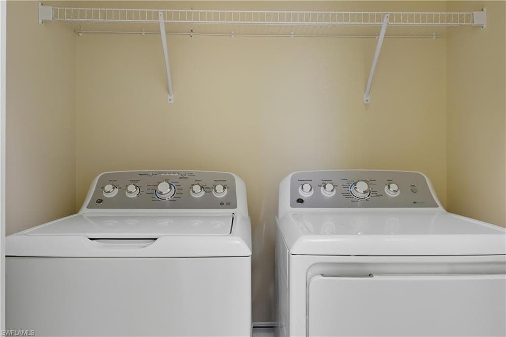 8895 Via Isola CT, FORT MYERS FL 33966-28