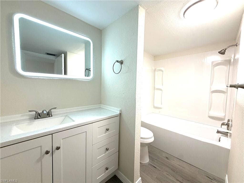 3704 Broadway # 204, FORT MYERS FL 33901-9