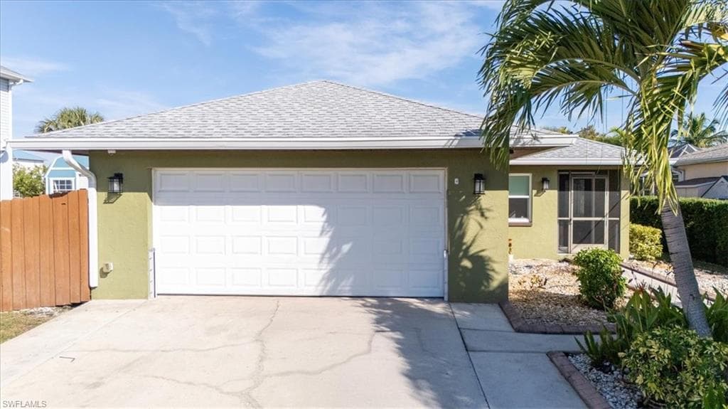 2132 Barbados AVE, FORT MYERS FL 33905-2