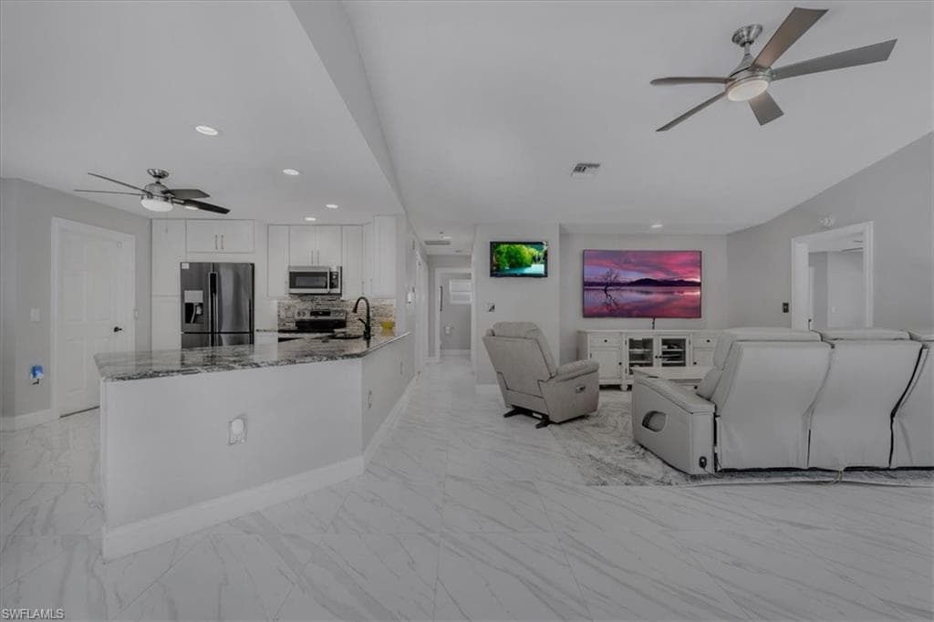 2132 Barbados AVE, FORT MYERS FL 33905-14