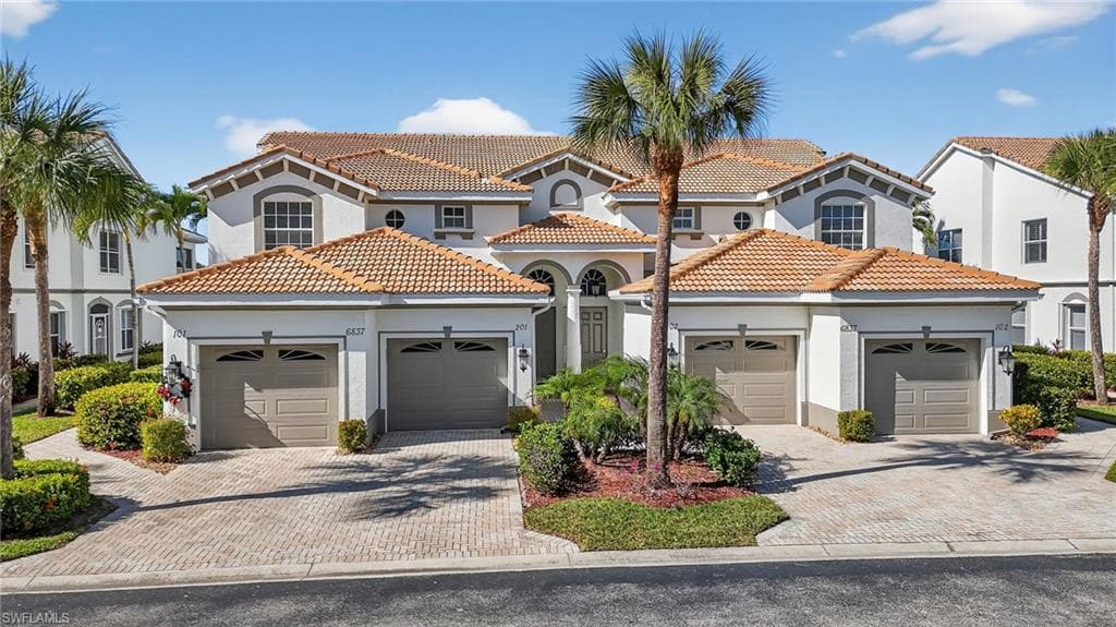 6837 Sterling Greens DR # 201, NAPLES FL 34104-3