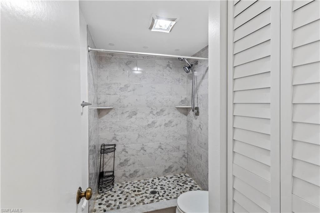 4001 Sandlewood LN # 4, FORT MYERS FL 33907-22