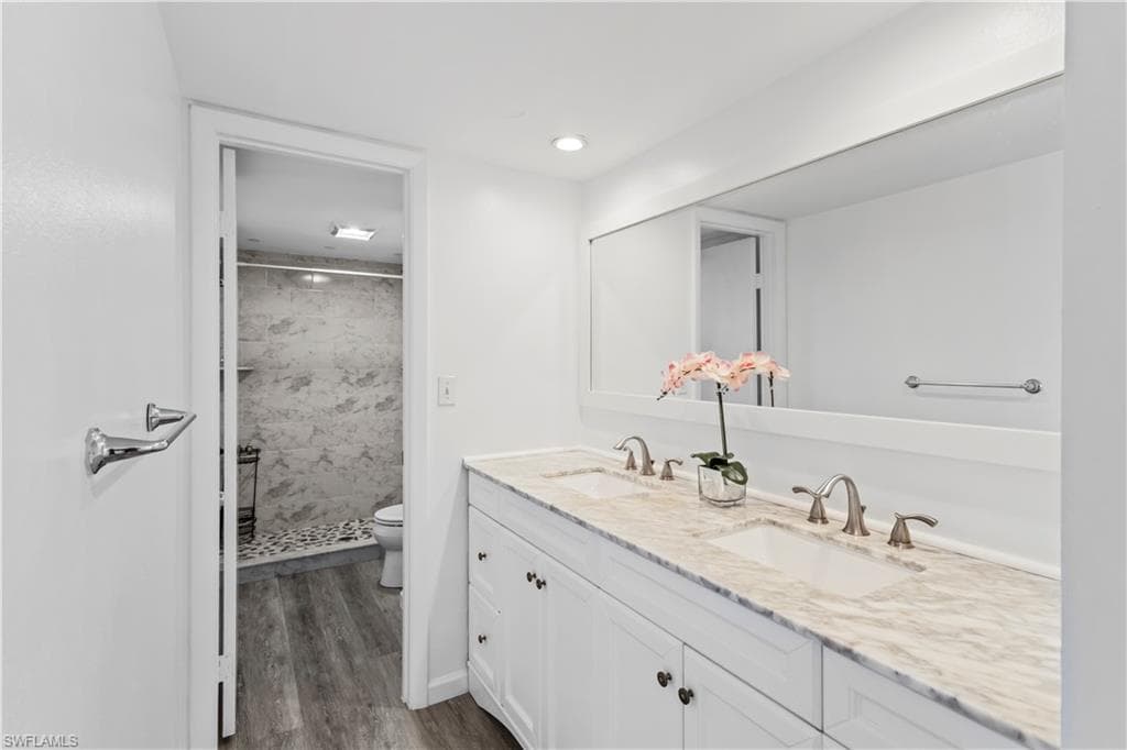 4001 Sandlewood LN # 4, FORT MYERS FL 33907-21