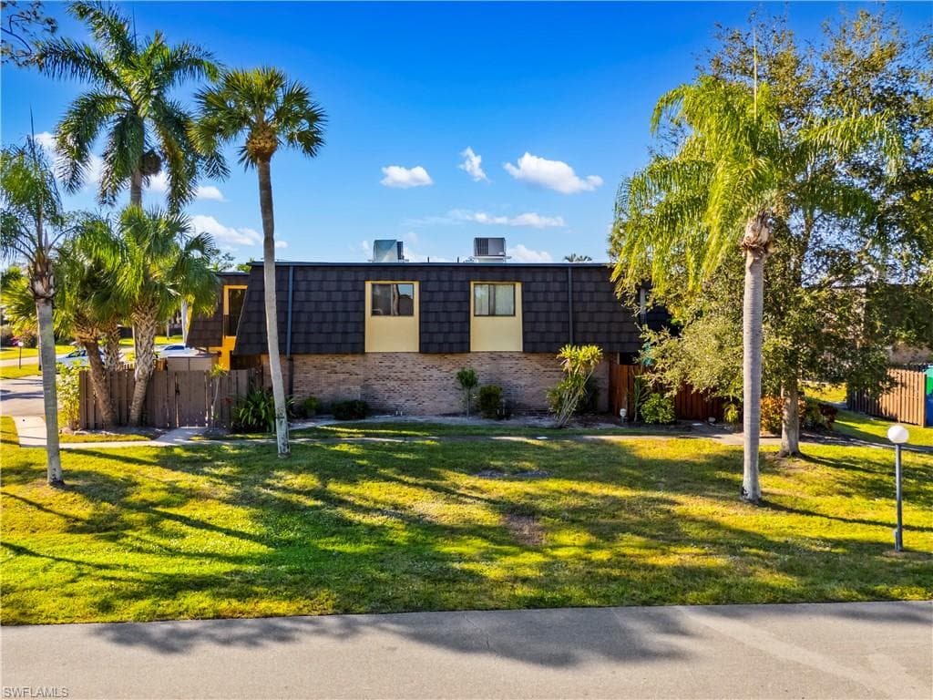 4001 Sandlewood LN # 4, FORT MYERS FL 33907-2