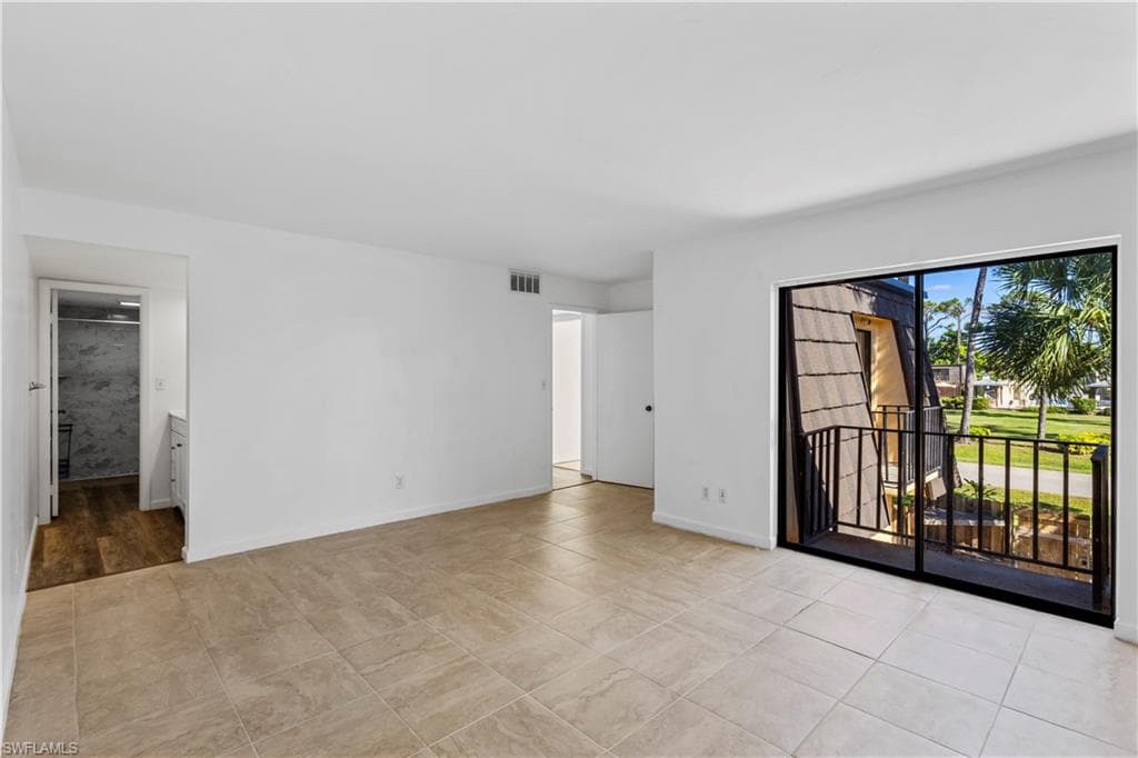 4001 Sandlewood LN # 4, FORT MYERS FL 33907-19