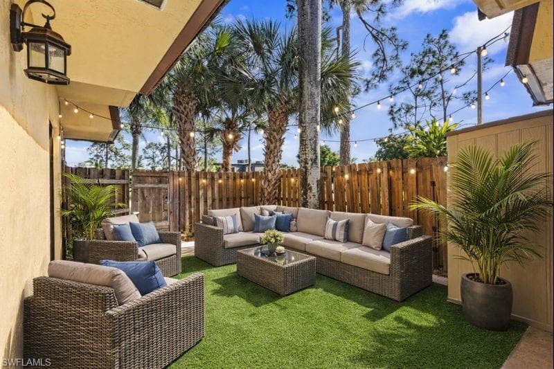 4001 Sandlewood LN # 4, FORT MYERS FL 33907-32