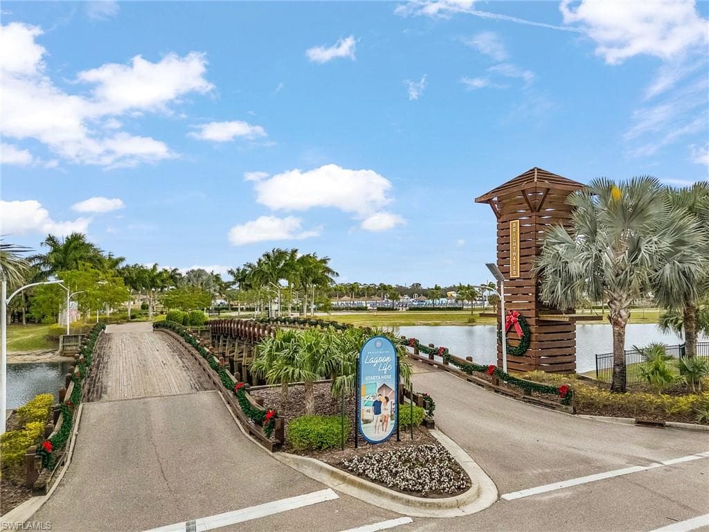 18524 Cronin Sand LN, NORTH FORT MYERS FL 33917-1