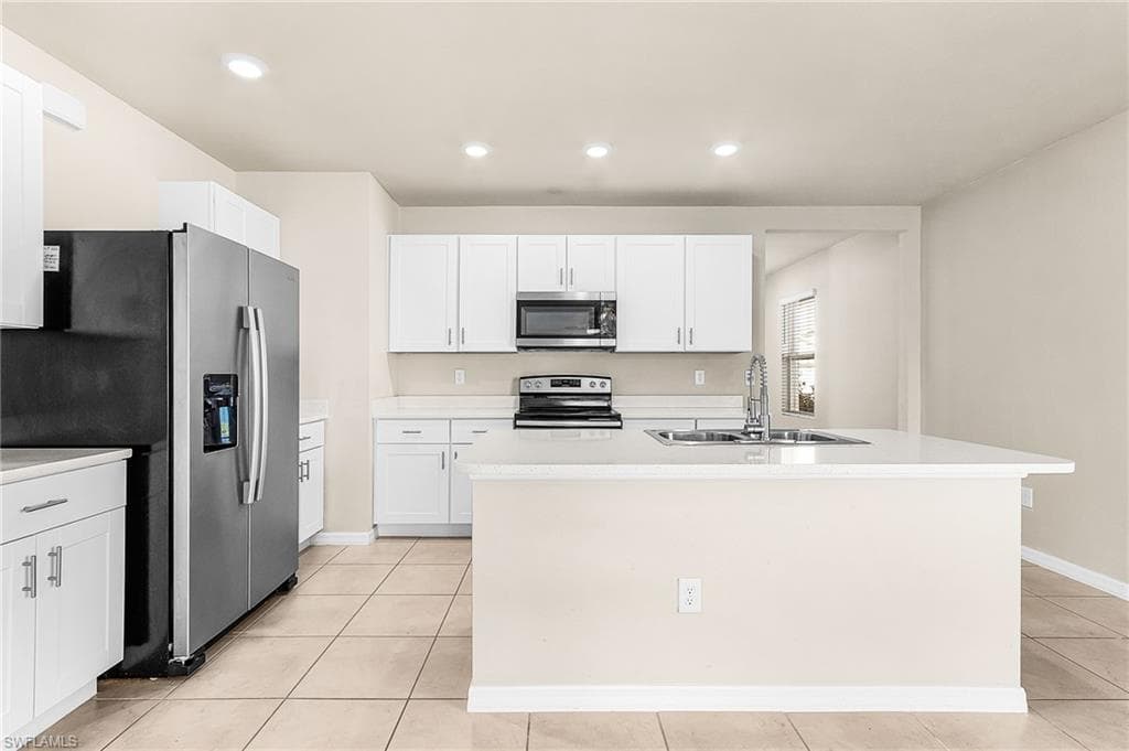 18524 Cronin Sand LN, NORTH FORT MYERS FL 33917-5