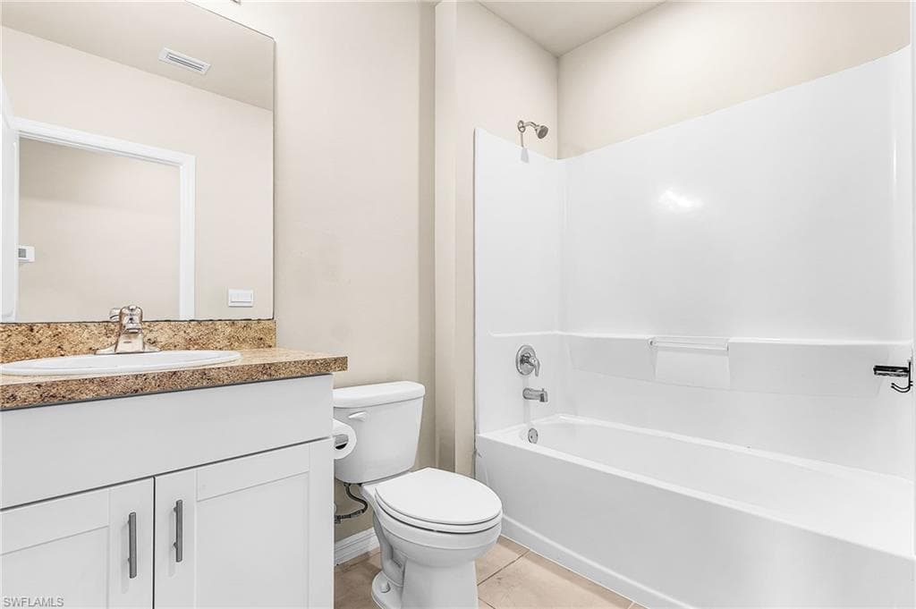 18524 Cronin Sand LN, NORTH FORT MYERS FL 33917-18