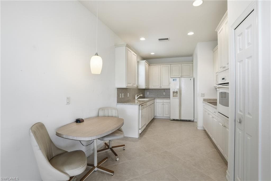 10537 Bella Vista DR, FORT MYERS FL 33913-5