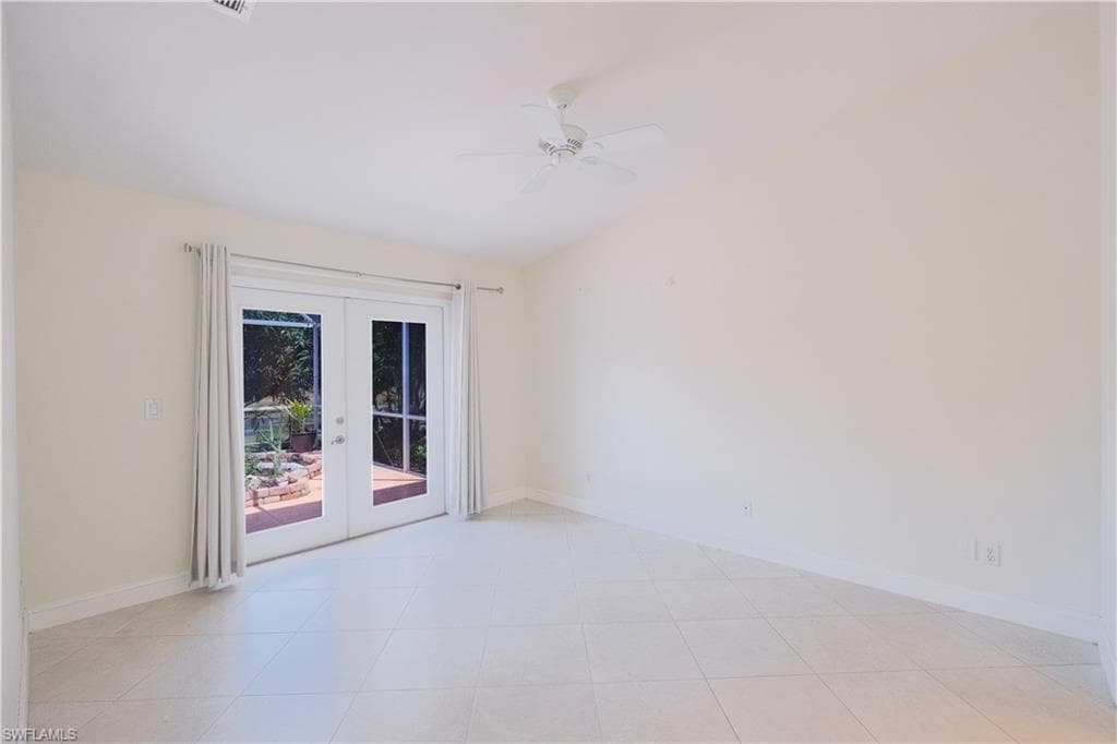 5442 Whitten DR, NAPLES FL 34104-13