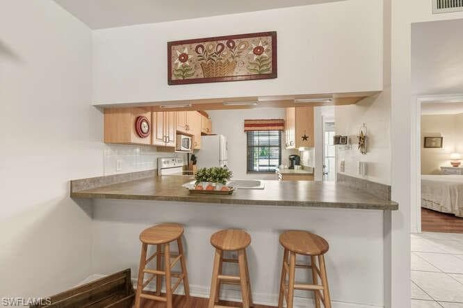 2596 Kings Lake BLVD # 103, NAPLES FL 34112-8