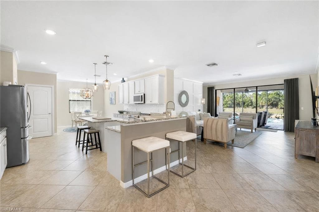 4698 Abaca CIR, NAPLES FL 34119-9