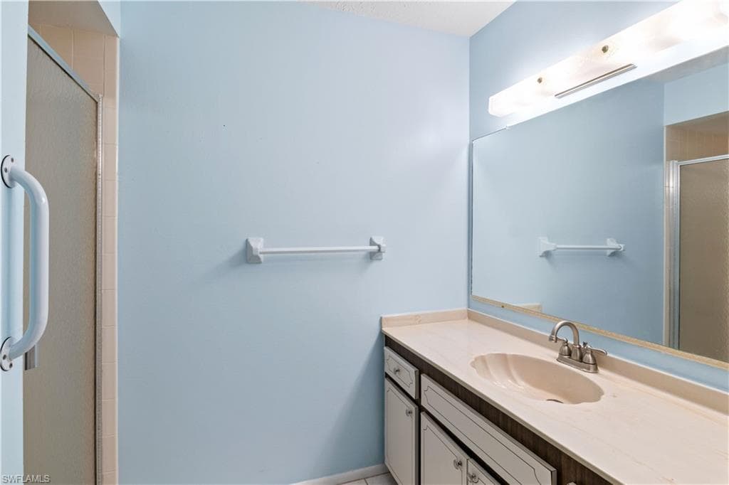 3906 SE 11th PL # 601, CAPE CORAL FL 33904-25