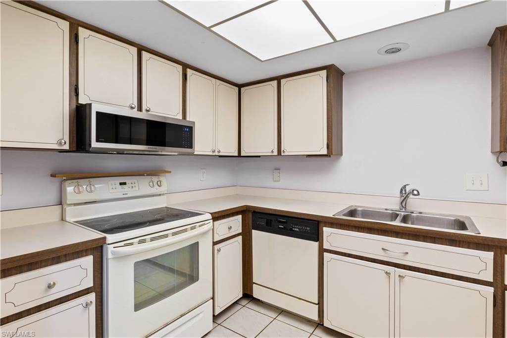 3906 SE 11th PL # 601, CAPE CORAL FL 33904-17