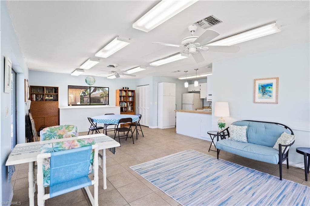 3906 SE 11th PL # 601, CAPE CORAL FL 33904-28