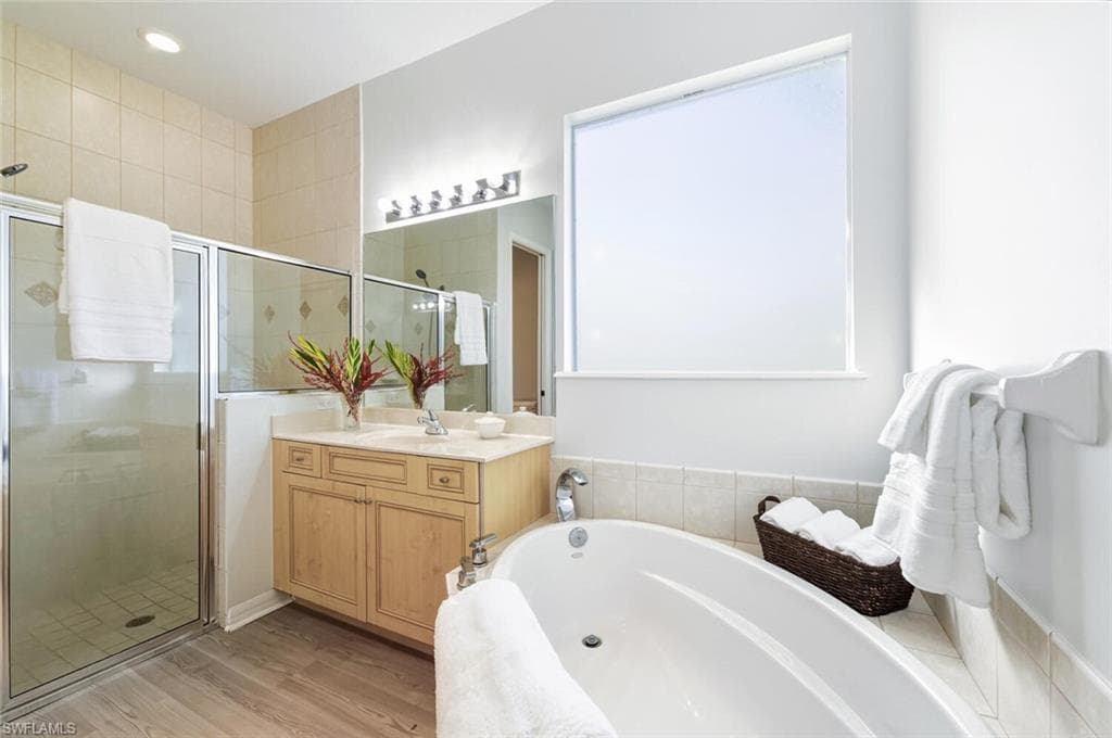 10800 Fieldfair DR, NAPLES FL 34119-23