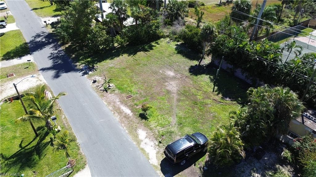 12135 Hibiscus DR, FORT MYERS FL 33908-8