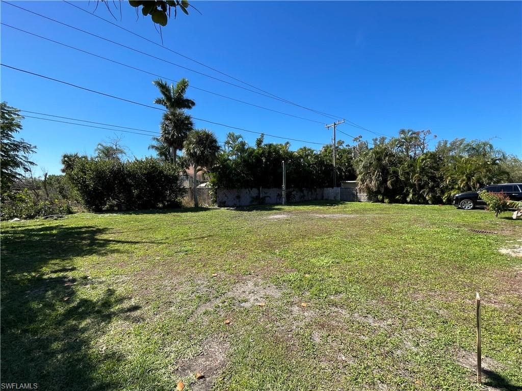 12135 Hibiscus DR, FORT MYERS FL 33908-13