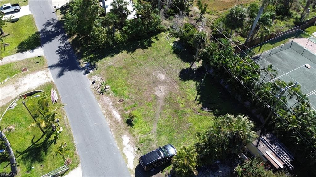 12135 Hibiscus DR, FORT MYERS FL 33908-3