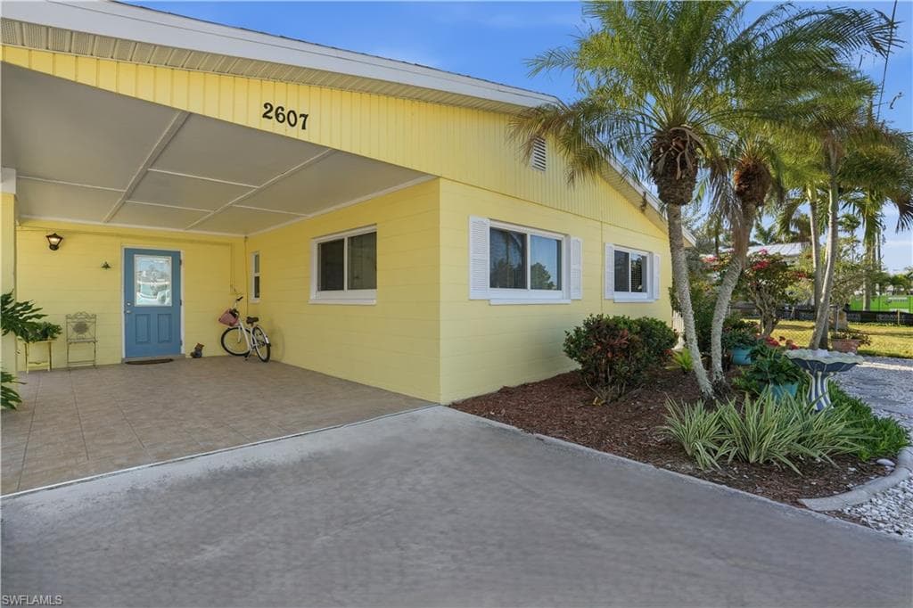 2607 Bayshore DR, MATLACHA FL 33993-31