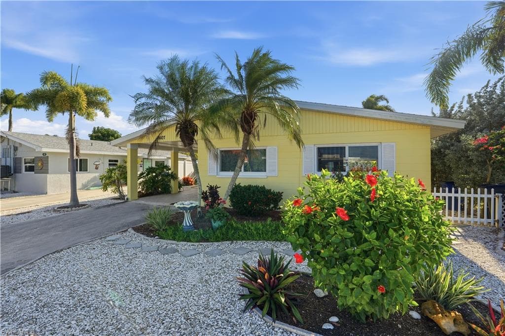 2607 Bayshore DR, MATLACHA FL 33993-33