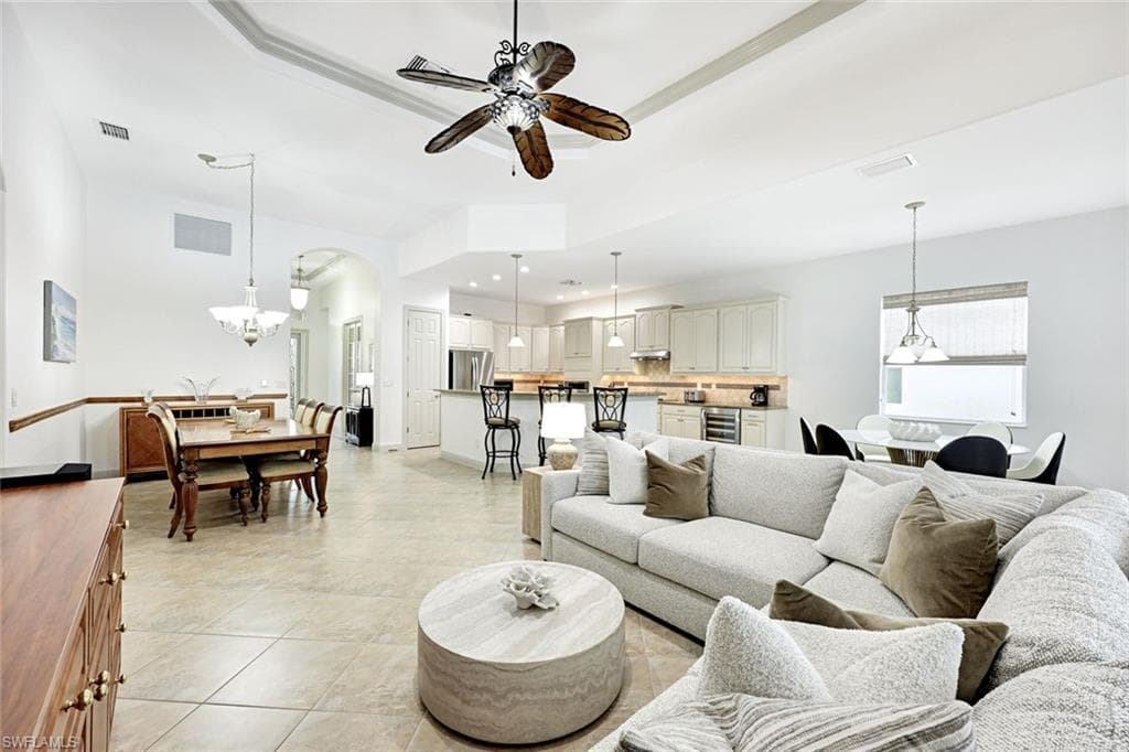 7655 Martino CIR, NAPLES FL 34112-5