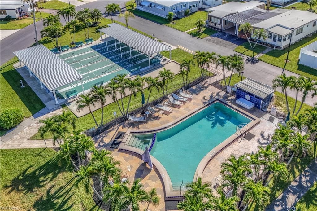 9 Moonstone CIR, NAPLES FL 34112-31